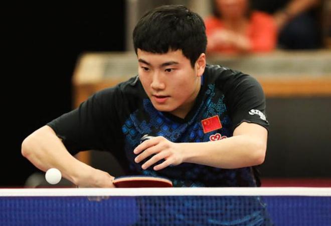 试图在中场 试图在中场