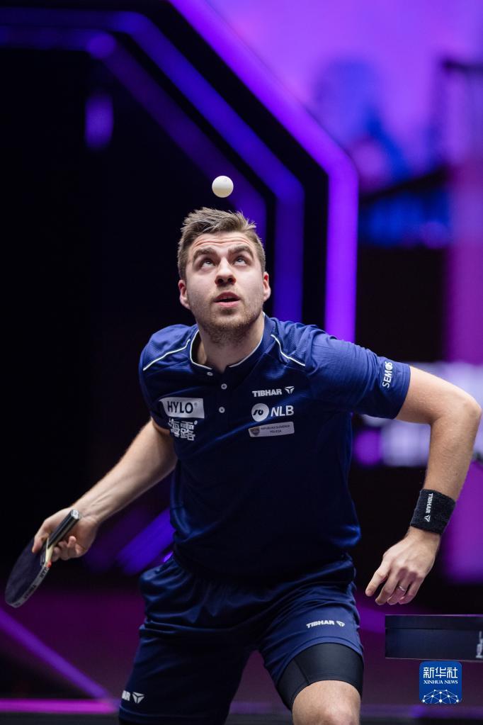 并把对手快 并把对手快